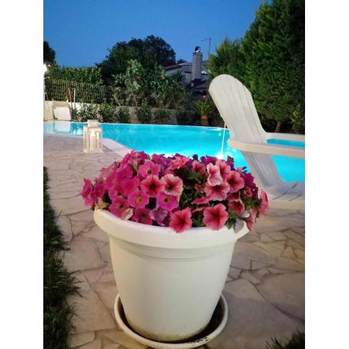 2 bedrooms villa with shared pool furnished garden and wifi at Ragusa
