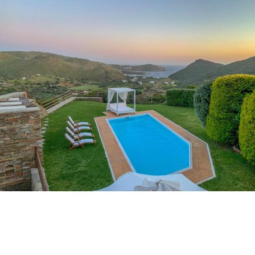 Andros: Luxurious Villa With Private Swimming Pool