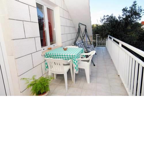 Apartments with a parking space Lumbarda (Korcula) - 9298