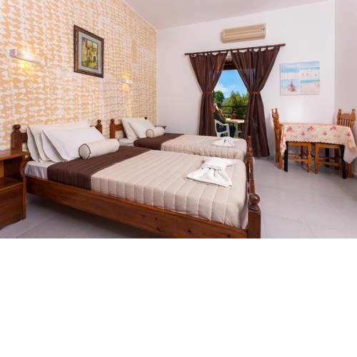 HOLIDAYS STUDIOS & APARTMENTS