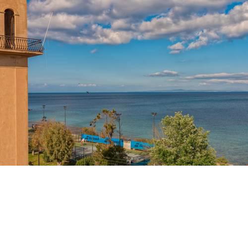 Lambros Sea Side