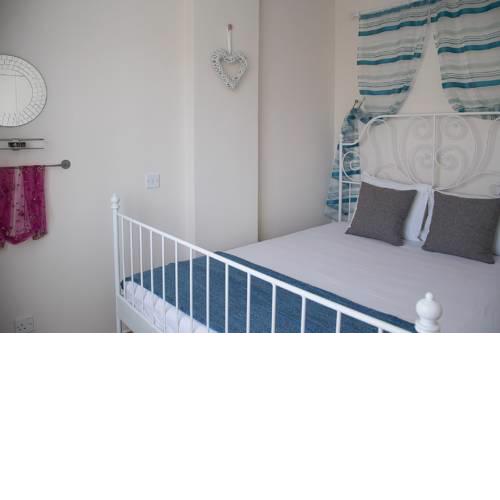 Love Hut Apartment