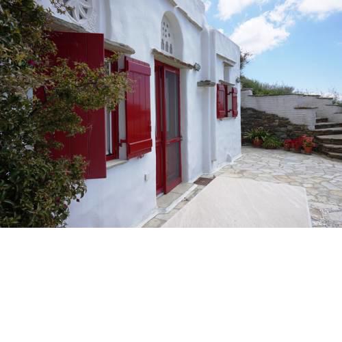 Traditional village house in Triantaros
