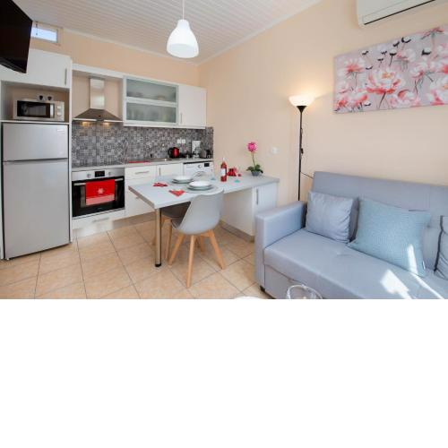 Xenia house